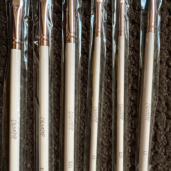 SOLD - Colourpop Ultimate Brush Roll - Picture 7 of 7